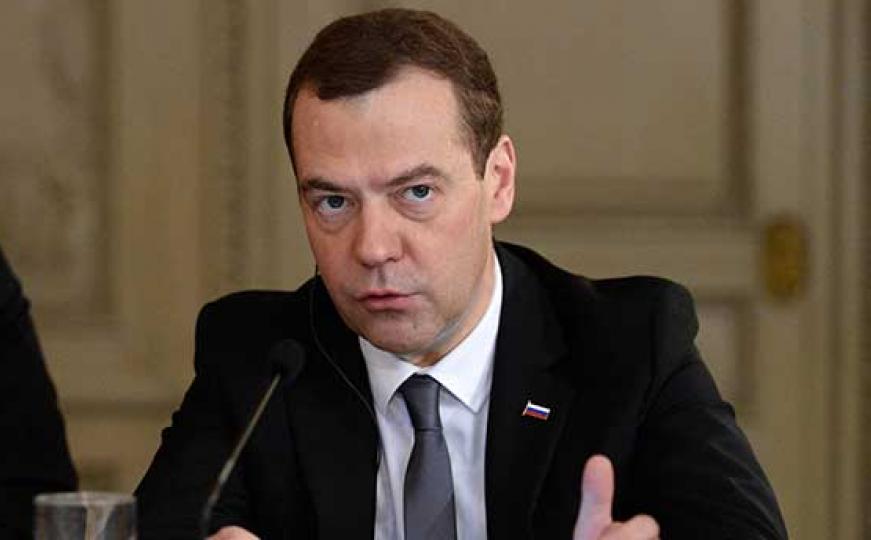 Dmitrij Medvedev: Kopnene operacije u Siriji će dovesti do dugotrajnog rata