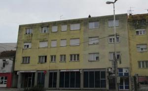 Mladi par iz BiH vodio ljubav na vrhu zgrade prekoputa Općine