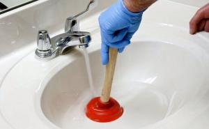 Začepljen odvod u kuhinji i kupaonici – šta učiniti