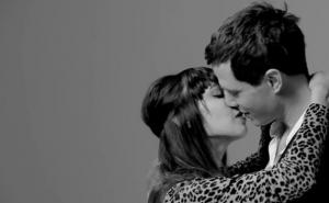 Kako se ljubite: Šta otkriva strana na koju naginjete glavu kod poljupca