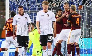 Nakon što mu je poništen gol zbog ofsajda, Edin Džeko pogađa za konačnih 5:0 (VIDEO)