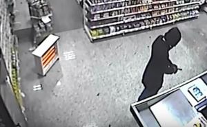 Bihaćki lopov u pola sata pokušao opljačkati dva marketa: Uhapšen sat vremena poslije (VIDEO)