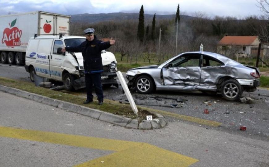 Sudar četiri vozila kod Mostara: Povrijeđene dvije osobe