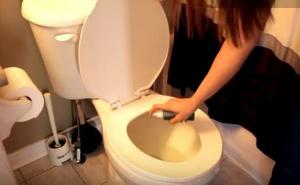 Kako se riješiti 'izdajničkog' neprijatnog mirisa nakon upotrebe toaleta (VIDEO)