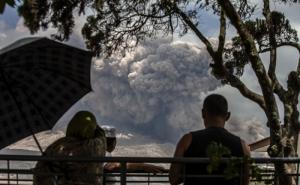 Ugroženi životi stanovnika Indonezije: Proradio vulkan Sinabung (FOTO)
