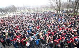 Hiljade Zeničana na ulicama: Ne damo Čelik! (FOTO+VIDEO)