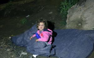 Hiljade izbjeglica noć provelo na grčko-makedonskoj granici (FOTO)