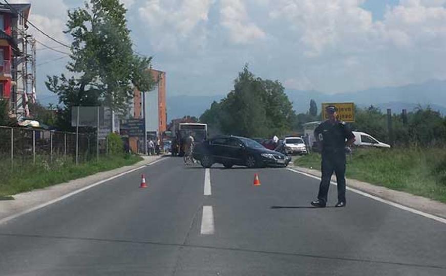 Udes kod Sarajeva: Oborio pješakinju a potom je prevezao na Klinički centar