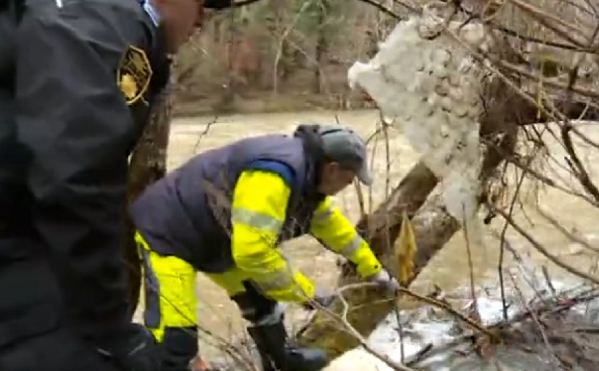 Akcija izvlačenja tijela Arnele Đogić (VIDEO)