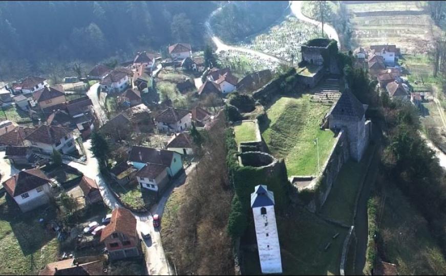 Šta vide ptice dok lete iznad Maglajske tvrđave i sahat-kule (FOTO + VIDEO)