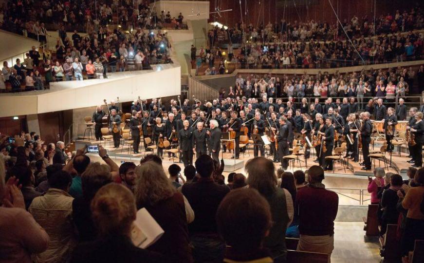 Čuvena Berlinska filharmonija priredila besplatan koncert za izbjeglice (FOTO + VIDEO)