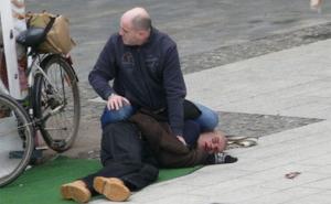 Muškarac mahao mačetom nasred ulice, građani ga svladali prije dolaska policije