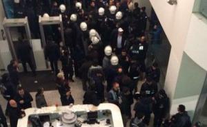 Turska policija upala u redakciju lista Zaman Today, korišteni suzavci i vodeni topovi