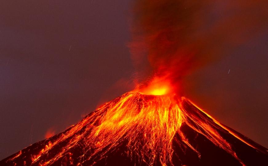 FOTO: Erupcija vulkana Tungurahua u Ekvadoru 