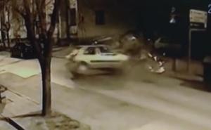 Pijani mladić divljao vozilom po gradu, oštetio 14 auta, a onda izazvao udes (VIDEO)