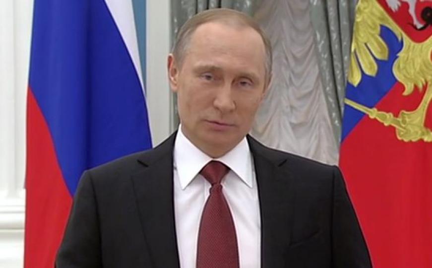 Putinova čestitka za 8. mart: Vi, drage naše žene, vladate nedokučivom tajnom... (VIDEO)
