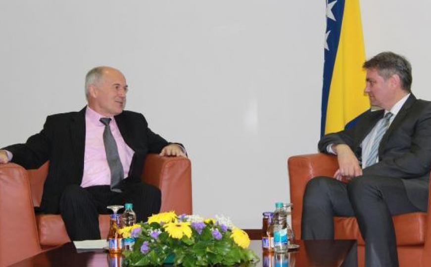 Zvizdić i Inzko: Kako riješiti problem funkcioniranja i finansiranja javnih emitera u BiH