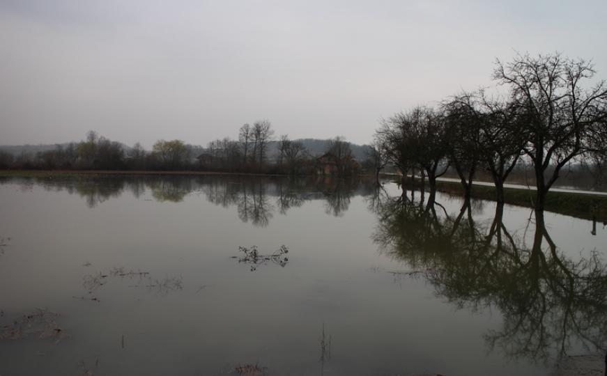 Porodica Golić iz Gašnice kod Gradiške: Dok god pada kiša, mi se bojimo (FOTO)