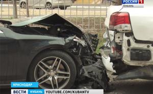 Pijani ruski farmer u Porsche Cayenneu napravio haos na parkingu (VIDEO)