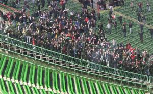 Horde zla prišle do zapadne tribine i poslale jasnu poruku čelnicima kluba (VIDEO)