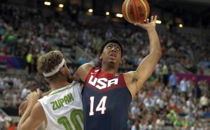 Anthony Davis povrijedio koljeno