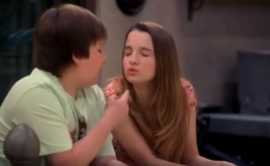 Najbolja scena iz serije Dva i pol muškarca (VIDEO)