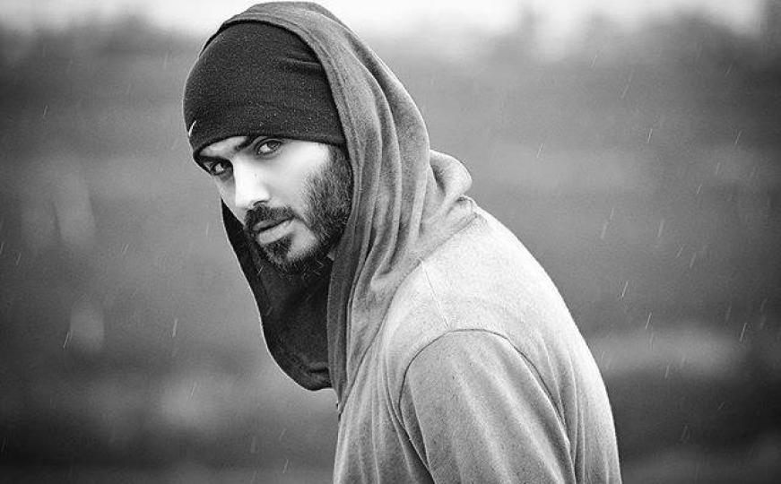 Omar Borkan: Šta radi dečko kojeg su protjerali zbog pretjerane ljepote? (FOTO)