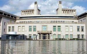 Brojni članovi organizacija žrtava iz BiH u Haagu čekaju presudu Karadžiću