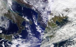 Engleska: Zbog oluje 2.000 domaćinstava bez struje, otkazano 150 letova