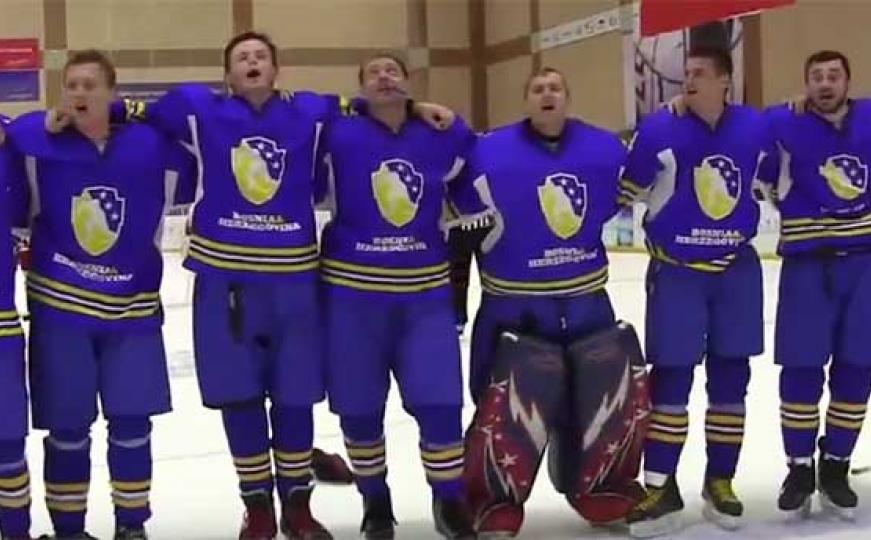 Suze radosnice, pjesma u svlačionici i pobjeda za sve hokejaše Bosne i Hercegovine (VIDEO)