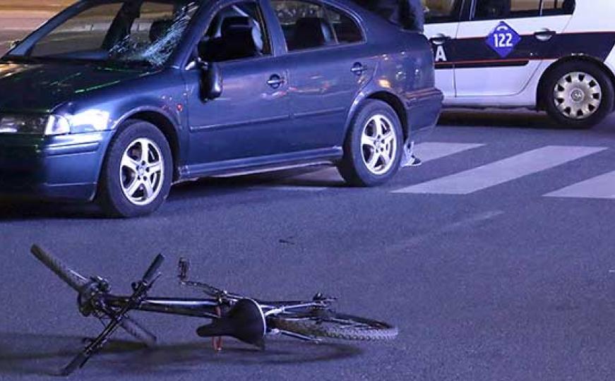 Sarajevo: Biciklistkinja lakše povrijeđena nakon što ju je udario automobil (FOTO)