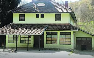 Kafana strave: Muškarac zatočio pet osoba, dvije žene primoravao na prostituciju