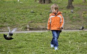 Dan svjesnosti o autizmu: Dječak Anur je sretan, samo ne zna to da kaže (FOTO)