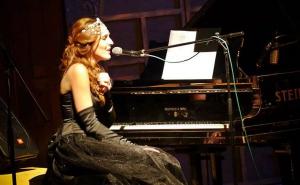 Zapamtite ovo ime: Mima Kemez i Karma - zenički pogled na sevdah (FOTO+VIDEO)