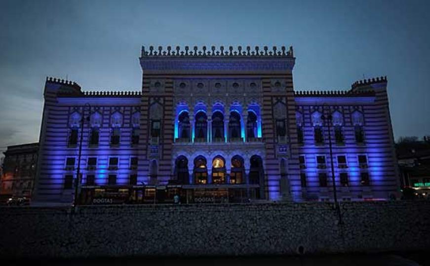 Svjetlo za autizam: Vijećnica, Stari Most, Plivski vodopad i Narodno pozorište u plavom