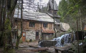 Zavirite u brvnaru kod Zelenkovca za koju zna i Alice Cooper (FOTO+VIDEO)