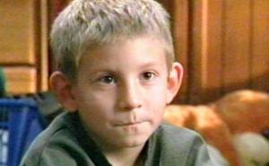 Kako danas izgleda maleni Dewey iz serije 'Malcolm u sredini'