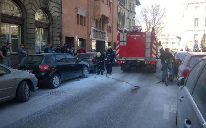 Zapalio se automobil u Sarajevu (FOTO+VIDEO)