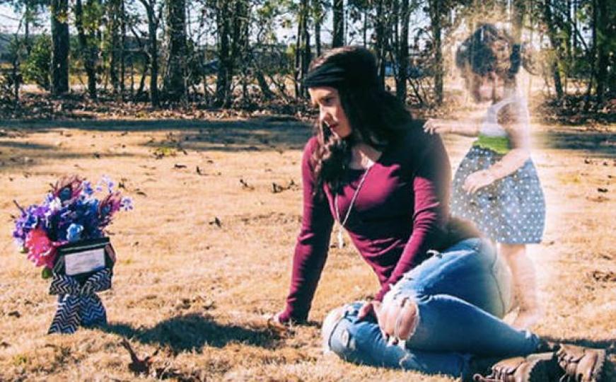 Majka čije su fotografije preminule kćerke kao anđela rasplakale svijet optužena za njeno ubistvo