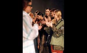 Nebom stupa, nebom lupa moja generacija 