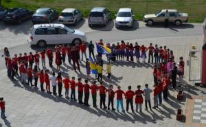 Učenici Osnovne škole 'Fatima Gunić' obilježili Dan grada Sarajeva: Poslali poruku ljubavi i mira 