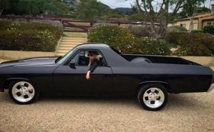 Ekstravagantna i kad je riječ o automobilu: Lady Gaga vozi Chevrolet El Camino (VIDEO)