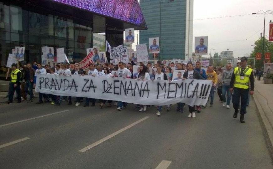 Stotine ljudi u Sarajevu traže pravdu za ubijenog Dženana Memića (FOTO)