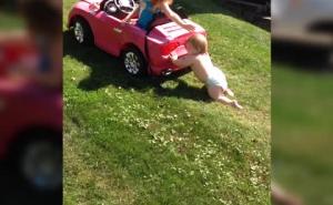 Divno: Kako je maleni brat postao starijoj sestri omiljeni junak (VIDEO)