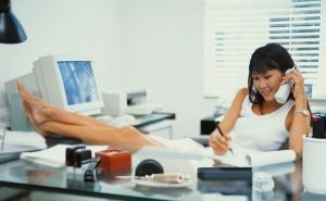 Četiri načina kako sagorjeti kalorije dok sjedite