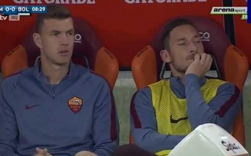 Kako Džeko i Totti sa klupe prate utakmicu protiv Bologne (VIDEO)