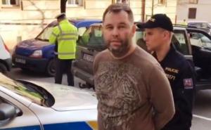 Pijani policajac oštetio 51 parkirani automobil (VIDEO)