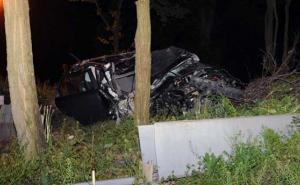 Vozač i dvije djevojke teško povrijeđeni u saobraćajnoj nesreći u Tuzli