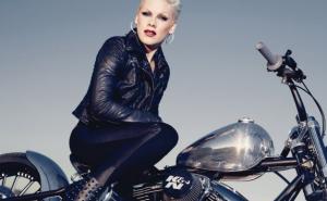 Skoro pa top lista - Sigala, Pink, Jorja Smith