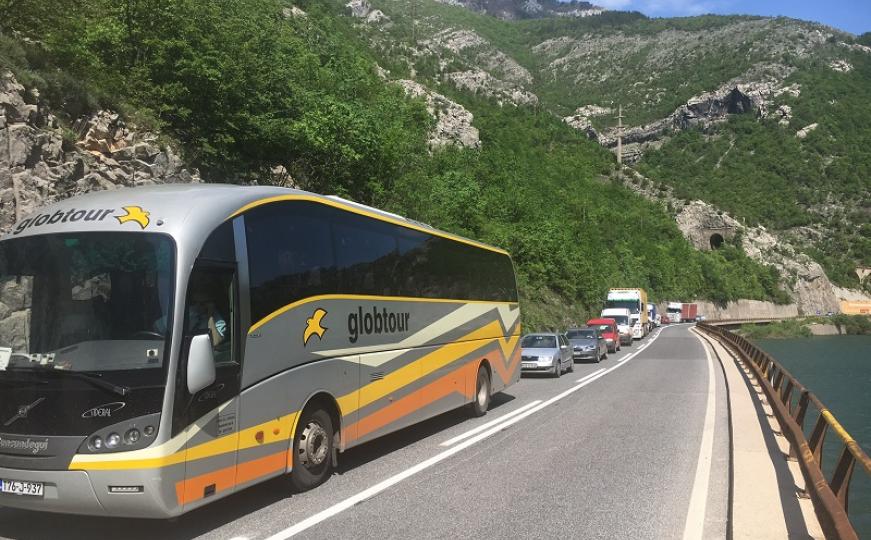 Vozači, strpljenje: Usporen saobraćaj na putu Jablanica - Mostar